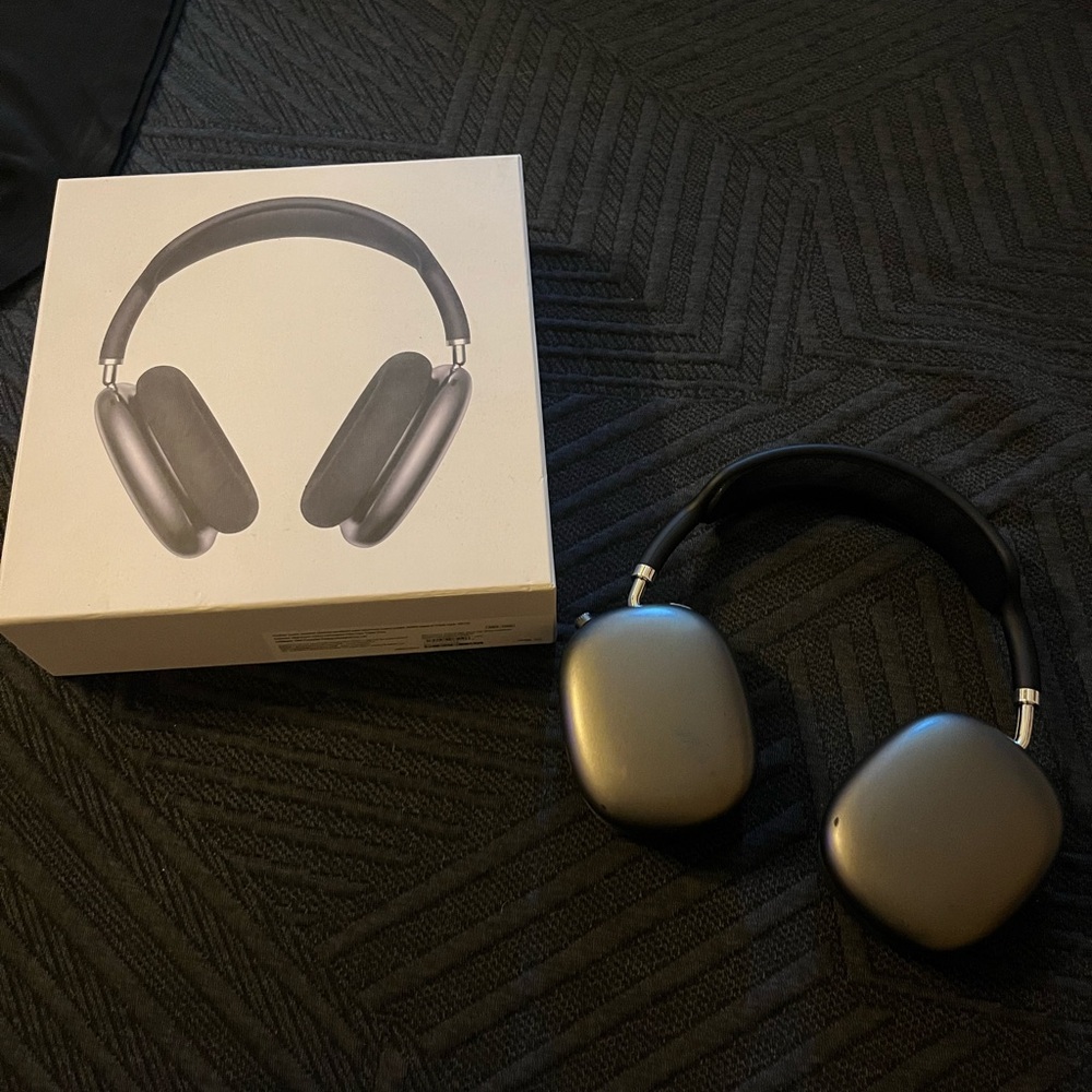 Apple AirPods max